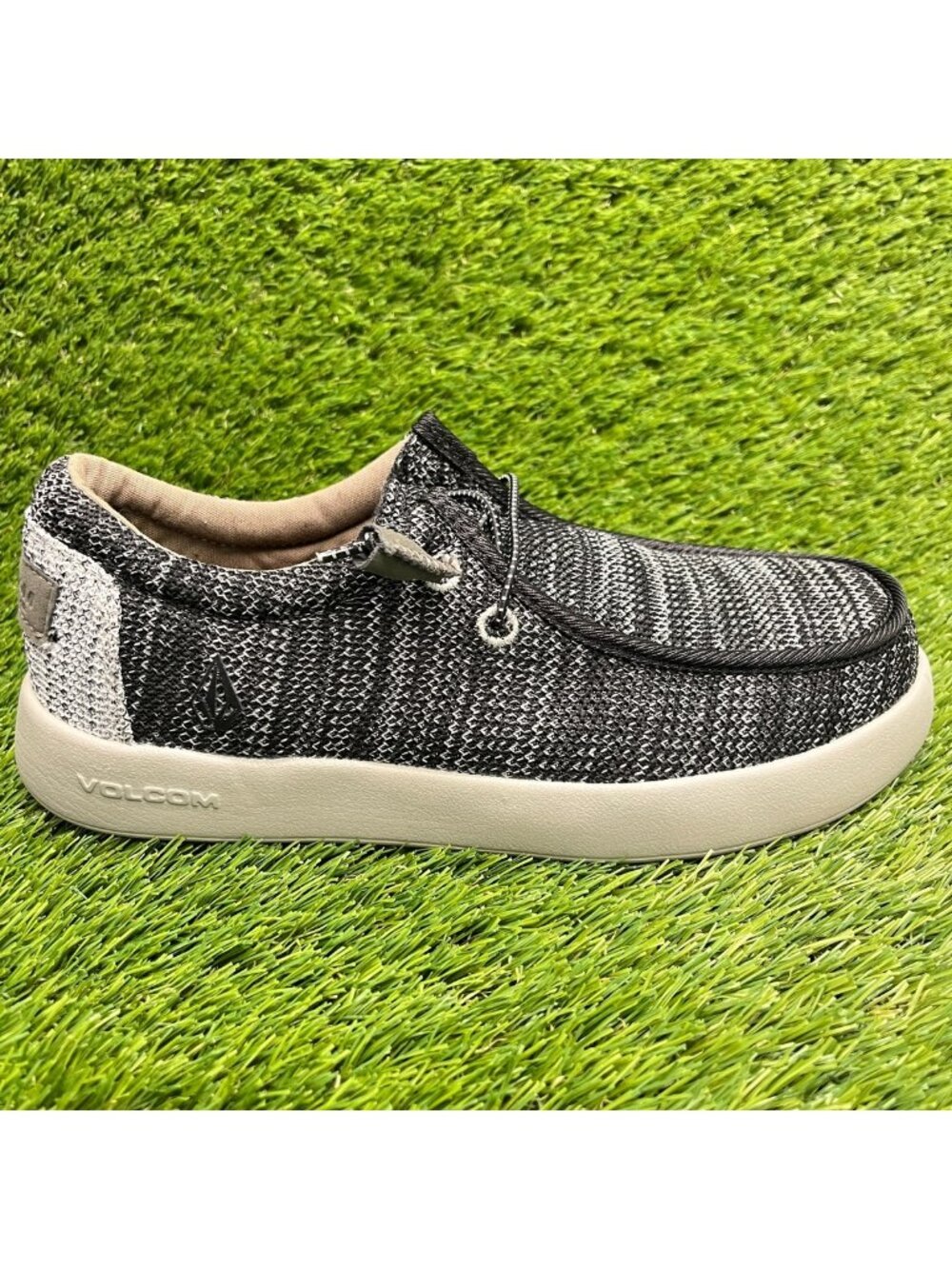 Volcom Chill Womens Size 6.5D Black Gray Composite Toe Slip On Safety Work Shoes